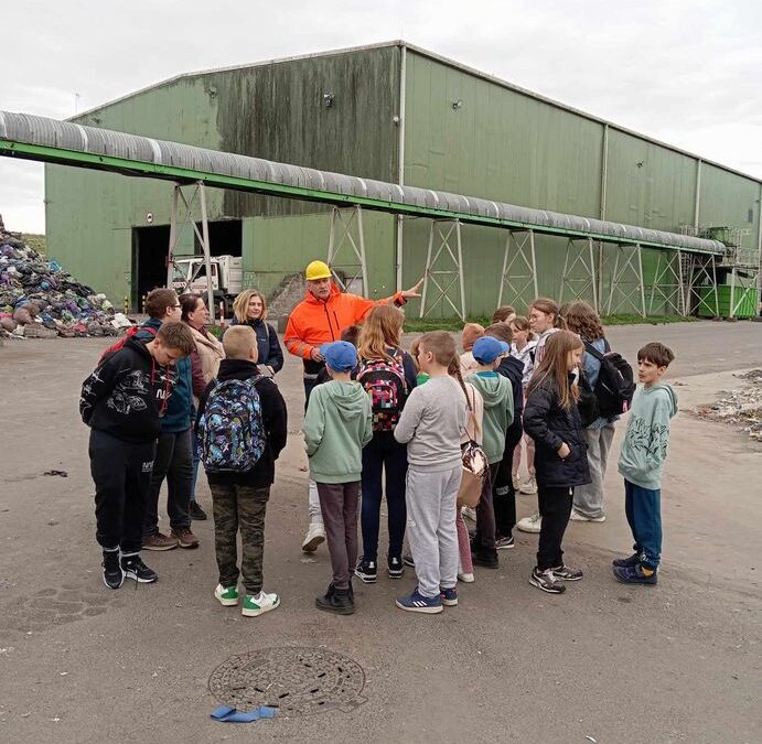 Szkoła Podstawowa nr.&nbsp;3 w&nbsp;Grabowie – Wałdykach – odwiedziny